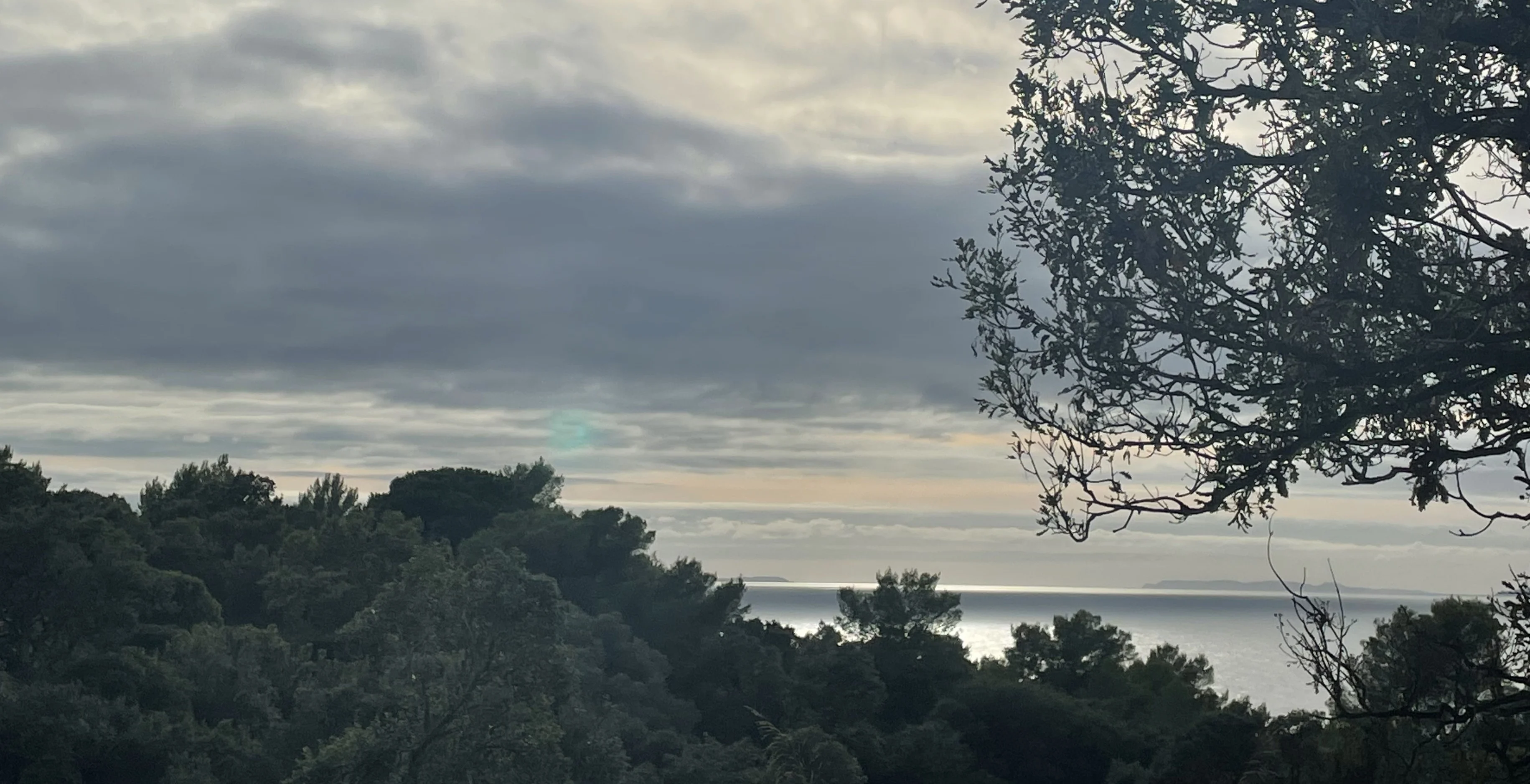 Au loin les îles du Levant et Port Cros